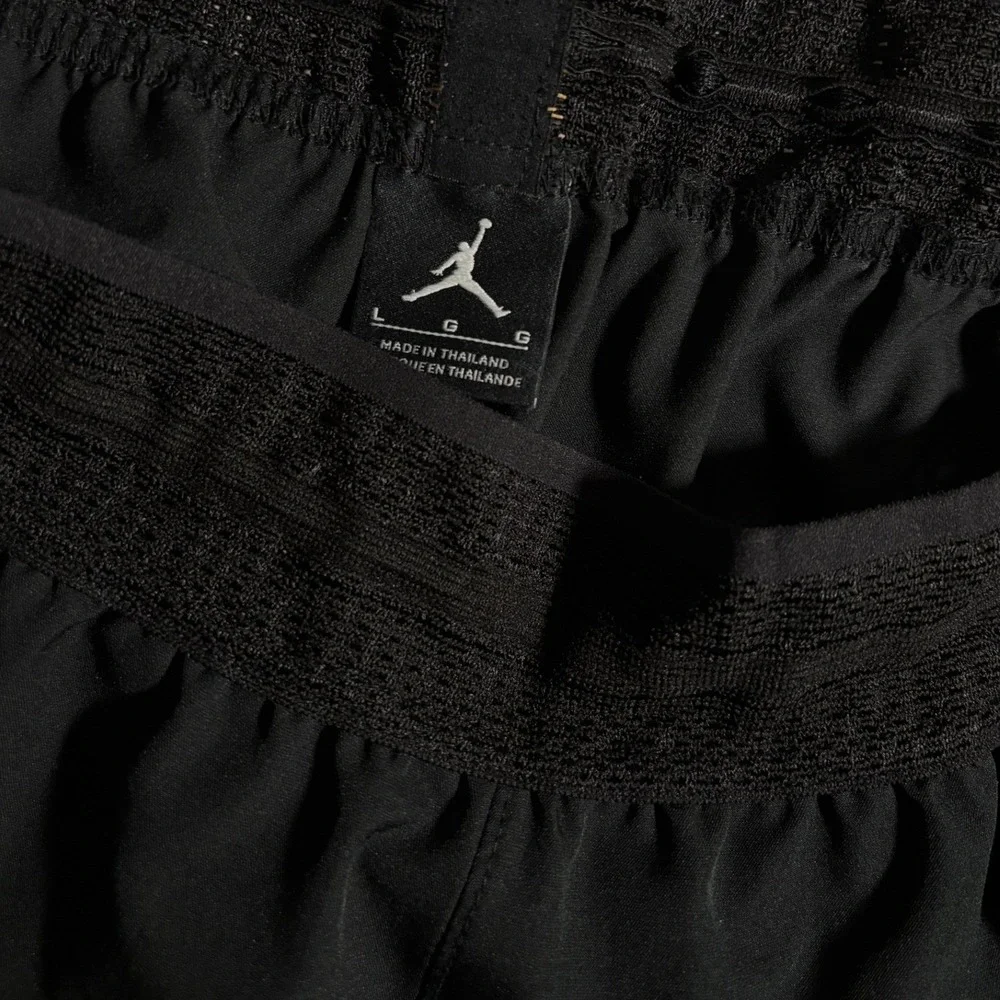 Jordan Mens L Athletic Basketball Shorts Zipper Pockets Mesh Panels Activewear
